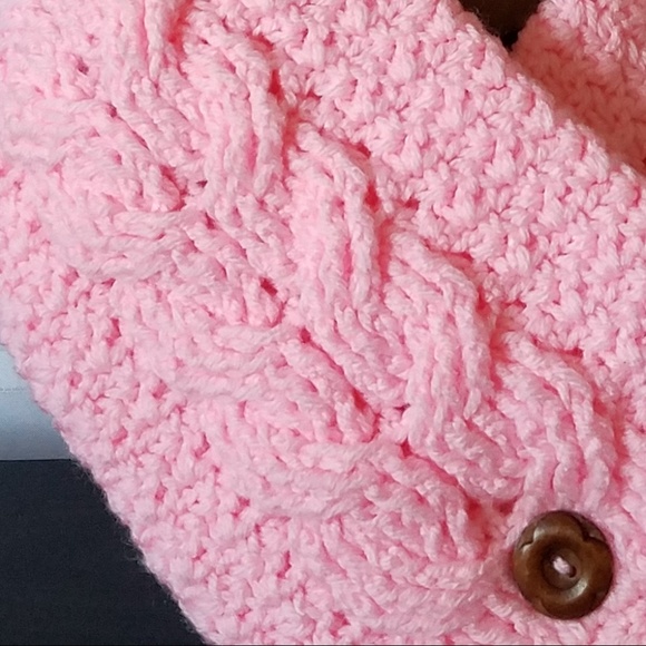 Scarf, Cowl - Picture 2 of 3